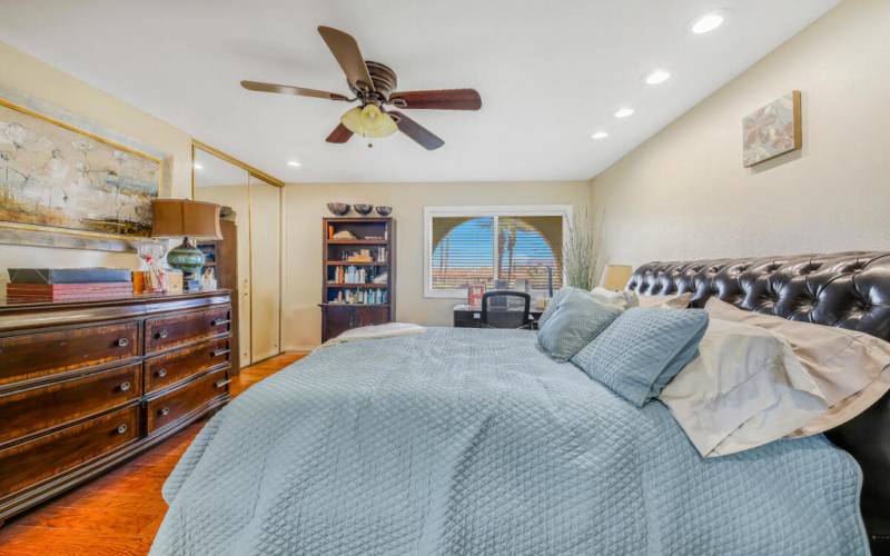 19 MASTER BED MLS