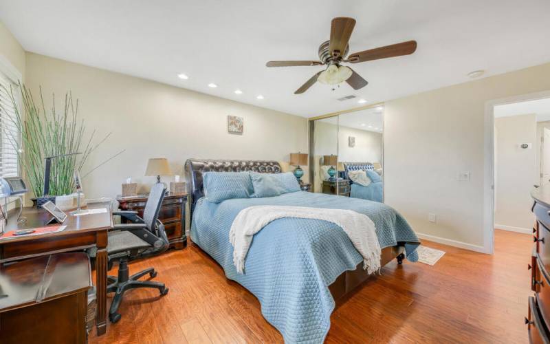 18 MASTER BED MLS