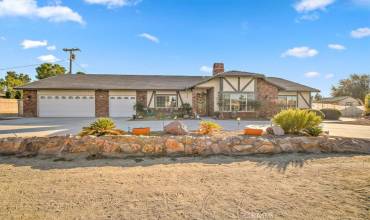 19985 Red Feather Road, Apple Valley, California 92307, 3 Bedrooms Bedrooms, ,2 BathroomsBathrooms,Residential,Buy,19985 Red Feather Road,TR24244036