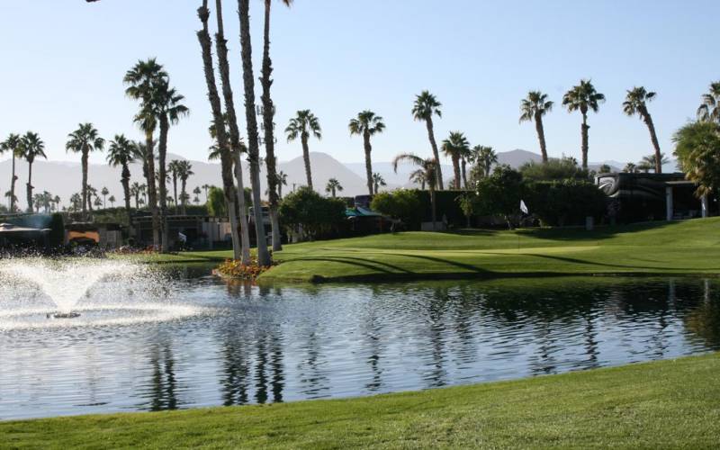 Mountains&Golf Course Views