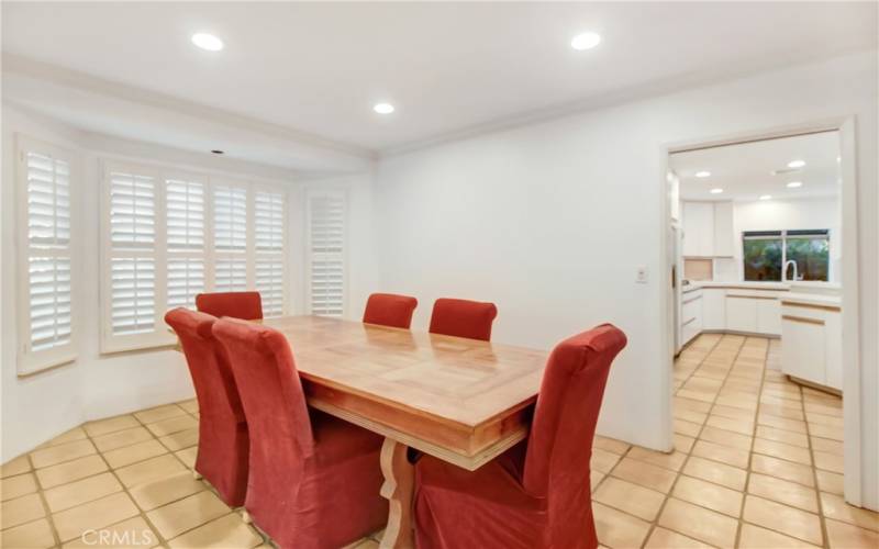 Dining room off kitchen perfect for entertaining