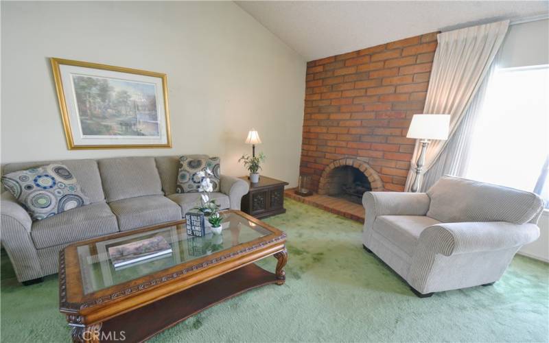 Large Living Room with Vaulted Ceilings, Wet bar and Fireplace