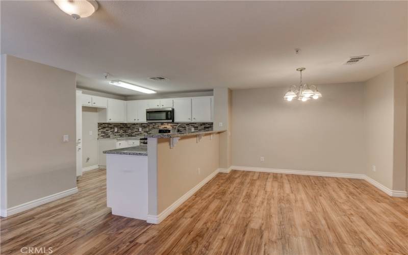 Dining Area, breakfast bar, kitchen