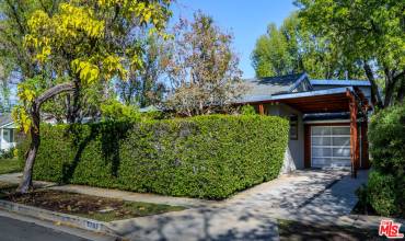 5762 Andasol Avenue, Encino, California 91316, 3 Bedrooms Bedrooms, ,3 BathroomsBathrooms,Residential Lease,Rent,5762 Andasol Avenue,24468193