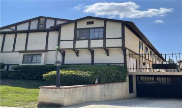 19620 Wyandotte Street 10, Reseda, California 91335, 3 Bedrooms Bedrooms, ,3 BathroomsBathrooms,Residential Lease,Rent,19620 Wyandotte Street 10,SR24242070