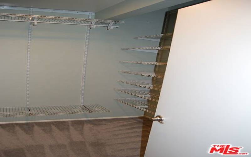 Walk-in Closet