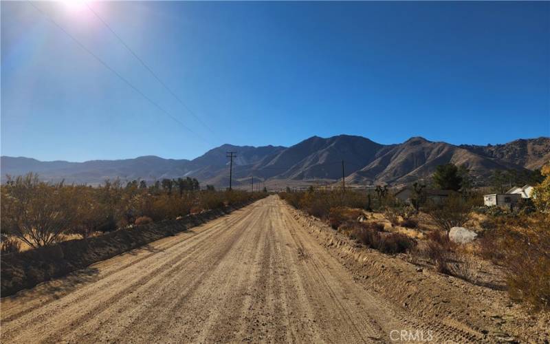 Willow Wells Ave road facing south towards Big Bear