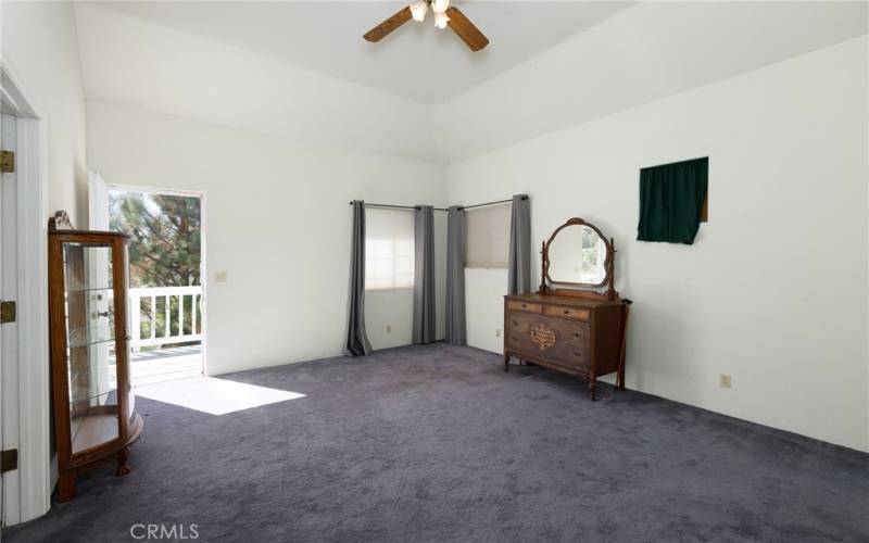 Right Side (OVERSIZED) Bedroom Upstairs. Large Closet w/ Shared Deck.