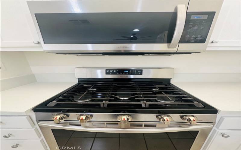 5 burner gas stove with microwave