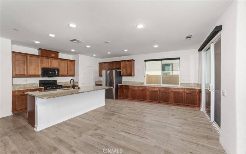 Dining Room & Kitchen