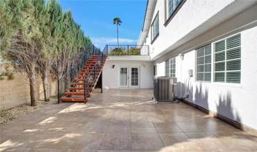 21058 Schoenborn Street 2, Canoga Park, California 91304, 1 Bedroom Bedrooms, ,1 BathroomBathrooms,Residential Lease,Rent,21058 Schoenborn Street 2,SR24247513