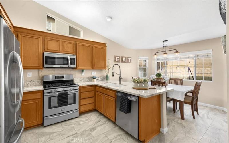 Kitchen & Dining Area