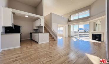 350 S Reno Street 405, Los Angeles, California 90057, 2 Bedrooms Bedrooms, ,2 BathroomsBathrooms,Residential Lease,Rent,350 S Reno Street 405,24470749