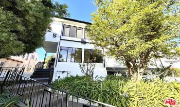 925 S HOLT Avenue 6, Los Angeles, California 90035, 1 Bedroom Bedrooms, ,1 BathroomBathrooms,Residential Lease,Rent,925 S HOLT Avenue 6,24470769