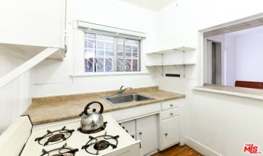 30 Dudley Avenue 6, Venice, California 90291, ,1 BathroomBathrooms,Residential Lease,Rent,30 Dudley Avenue 6,24466015