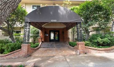 1203 N Sweetzer Avenue 211, West Hollywood, California 90069, 1 Bedroom Bedrooms, ,1 BathroomBathrooms,Residential,Buy,1203 N Sweetzer Avenue 211,OC24246901