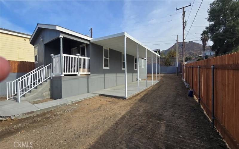 Side Patio / Carport