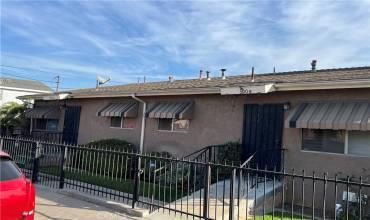 300 N Dwight Avenue, Compton, California 90220, 4 Bedrooms Bedrooms, ,2 BathroomsBathrooms,Residential,Buy,300 N Dwight Avenue,SB24246329