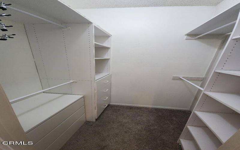 walk-in closet