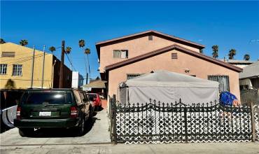 635 E 43rd Place, Los Angeles, California 90011, 7 Bedrooms Bedrooms, ,Residential Income,Buy,635 E 43rd Place,DW24247605