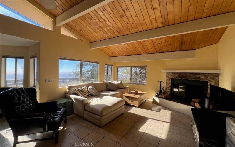 Open kitchen to living room and dining area.