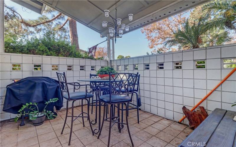 COVERED FRONT PATIO SITTING AREA