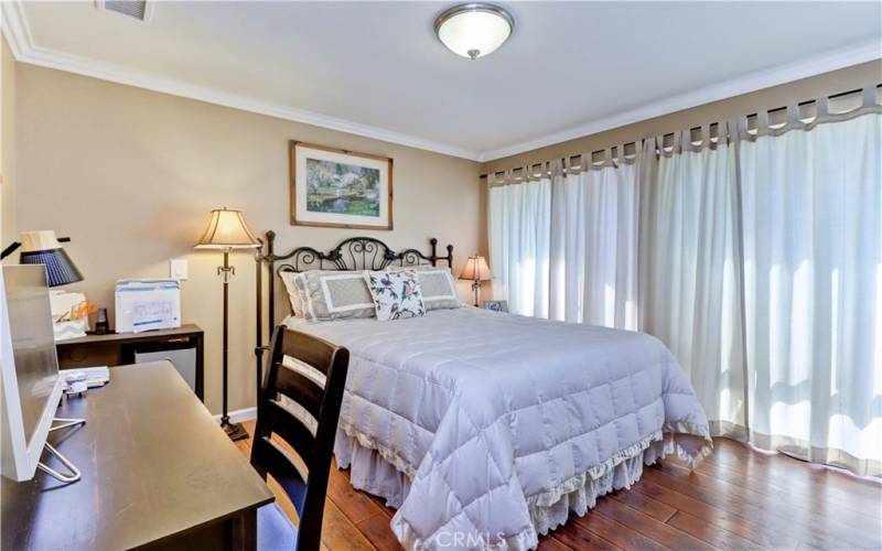 DOWNSTAIRS BEDROOM, CROWN MOULDING, SMOOTH CEILINGS