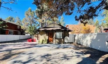 921 Wendy Avenue, Big Bear City, California 92314, 2 Bedrooms Bedrooms, ,2 BathroomsBathrooms,Residential,Buy,921 Wendy Avenue,PW24233814