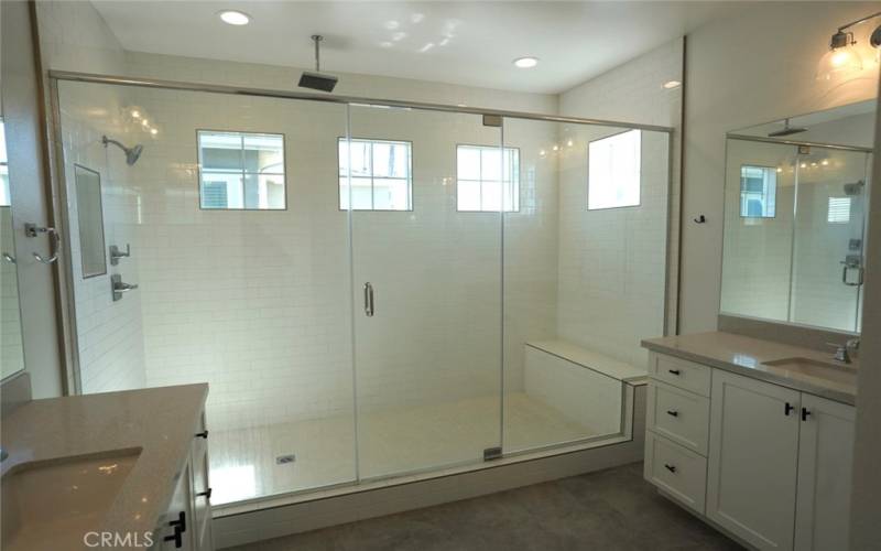 Master Suite Bathroom 2