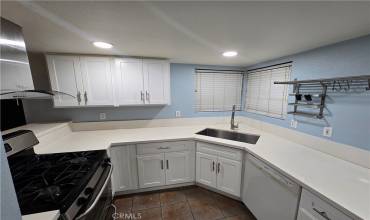 New kitchen with quartz counters