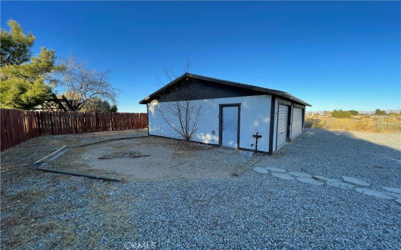 detached garage