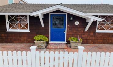 306 Lindo Avenue, Newport Beach, California 92661, 2 Bedrooms Bedrooms, ,1 BathroomBathrooms,Residential Lease,Rent,306 Lindo Avenue,OC24246364