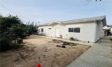 16047 CHATSWORTH, Granada Hills, California 91344, 2 Bedrooms Bedrooms, ,2 BathroomsBathrooms,Residential Lease,Rent,16047 CHATSWORTH,SR24248058