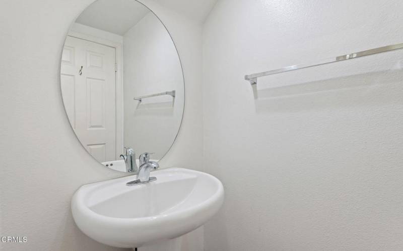 21-web-or-mls-21 - Powder Room