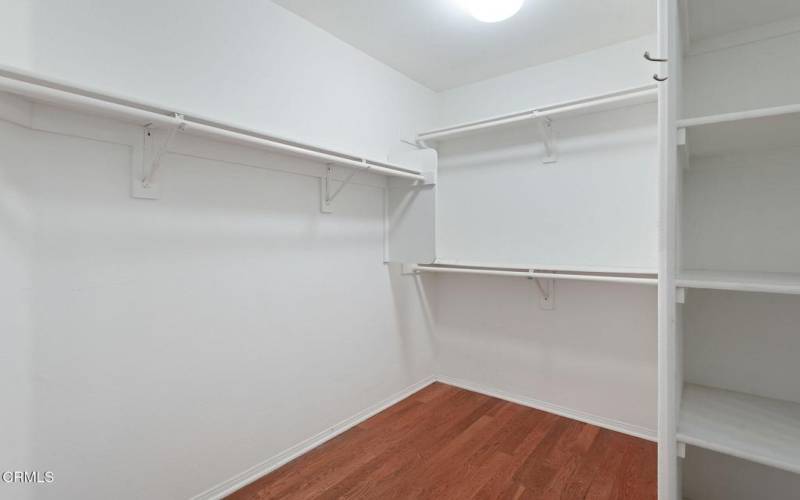 17-web-or-mls-17 - Primary Closet