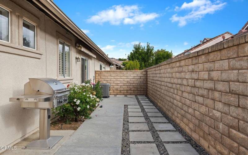 24-web-or-mls-24 - Back Patio