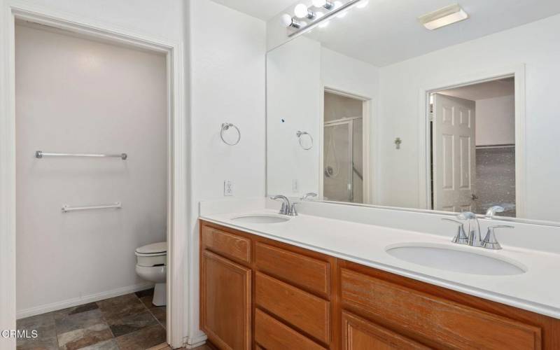 15-web-or-mls-15 - Primary Bathroom