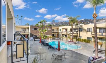 1233 N Laurel Avenue 201, Los Angeles, California 90046, 2 Bedrooms Bedrooms, ,2 BathroomsBathrooms,Residential Lease,Rent,1233 N Laurel Avenue 201,PW24247263