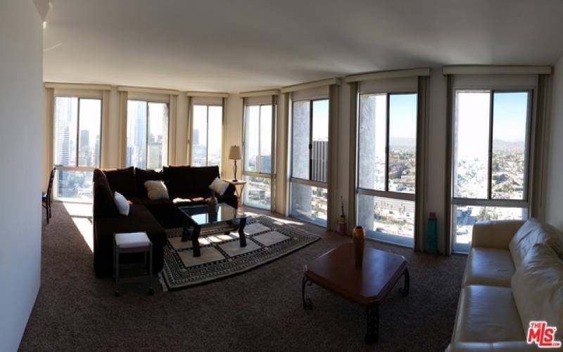 Living room w/ DTLA great views!