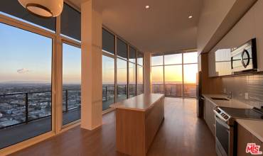 11750 Wilshire Boulevard 1302, Los Angeles, California 90025, 2 Bedrooms Bedrooms, ,2 BathroomsBathrooms,Residential Lease,Rent,11750 Wilshire Boulevard 1302,24472111