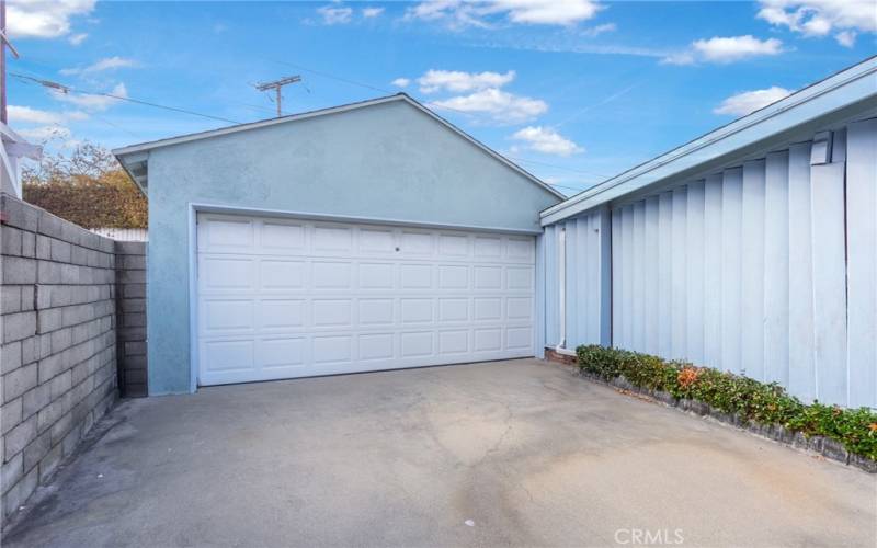 Detached Garage