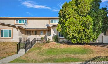 3700 Mountain Avenue 2D, San Bernardino, California 92404, 2 Bedrooms Bedrooms, ,1 BathroomBathrooms,Residential,Buy,3700 Mountain Avenue 2D,CV24248480