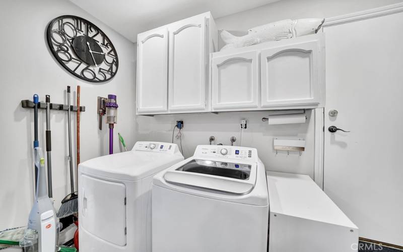 Large capacity washer and dryer