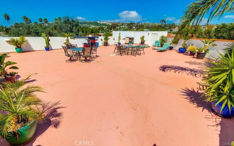 Community Rooftop Deck with Ocean Views