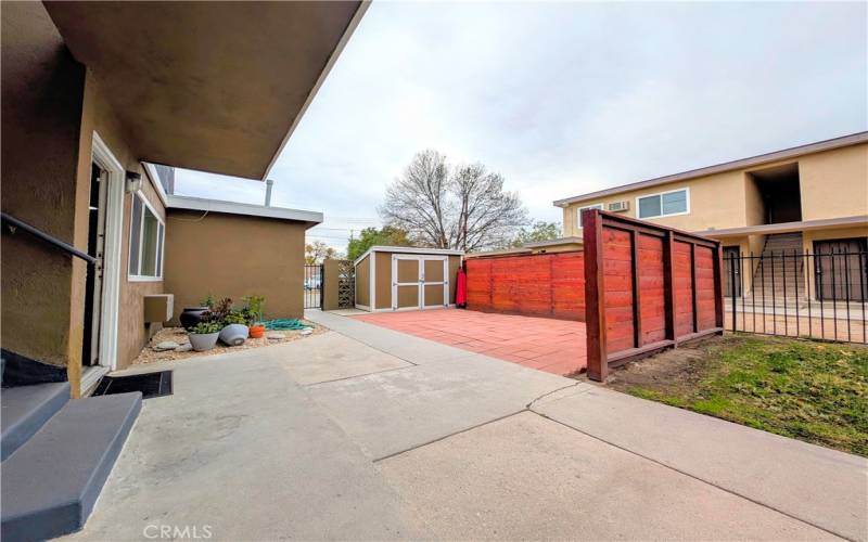 Two Entrances, one Unit, 4 Bedrooms