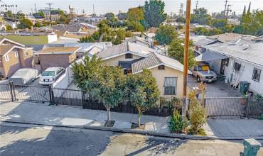 7410 Parmelee Avenue, Los Angeles, California 90001, 2 Bedrooms Bedrooms, ,1 BathroomBathrooms,Residential,Buy,7410 Parmelee Avenue,DW24247360