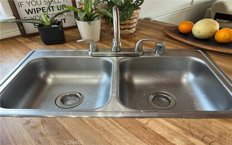 Stainless steel kitchen Sink