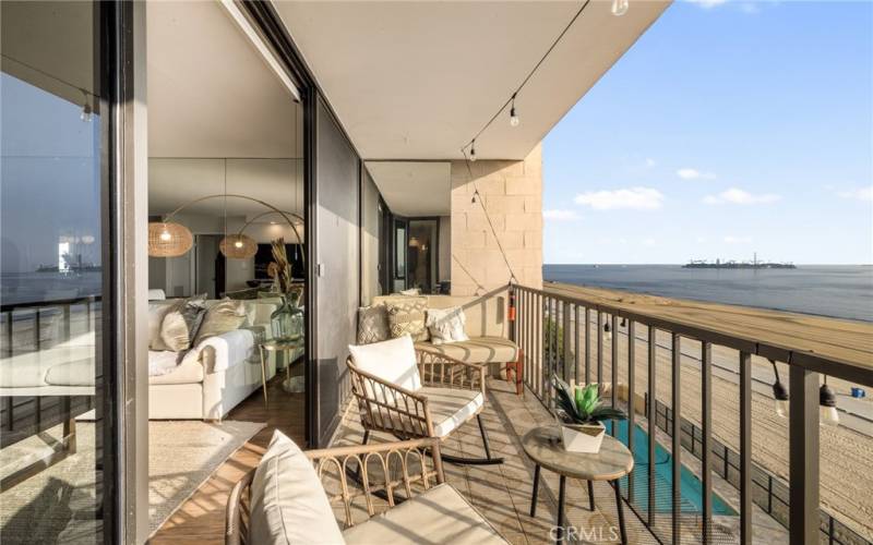 Balcony facing south towards Belmont pier/Seal Beach