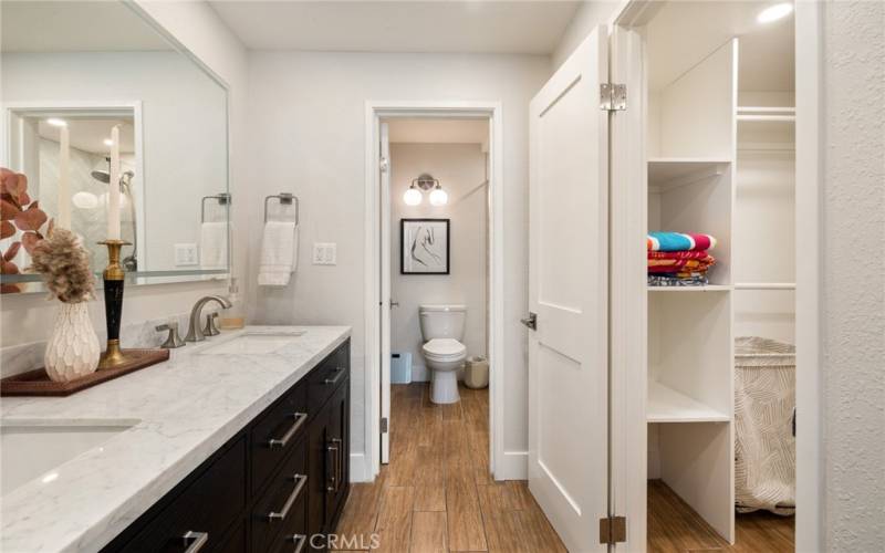 Primary bedroom bath/vanity