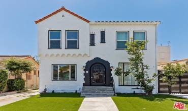 3429 Edgehill Drive 3, Los Angeles, California 90018, 2 Bedrooms Bedrooms, ,1 BathroomBathrooms,Residential Lease,Rent,3429 Edgehill Drive 3,24469193